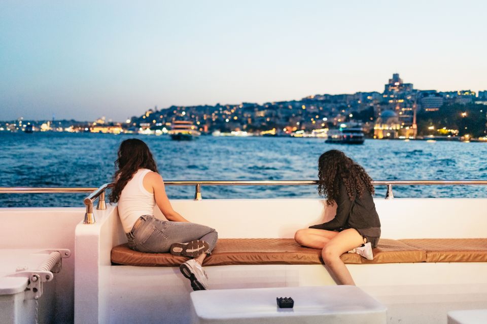 Bosporus diner cruise en show